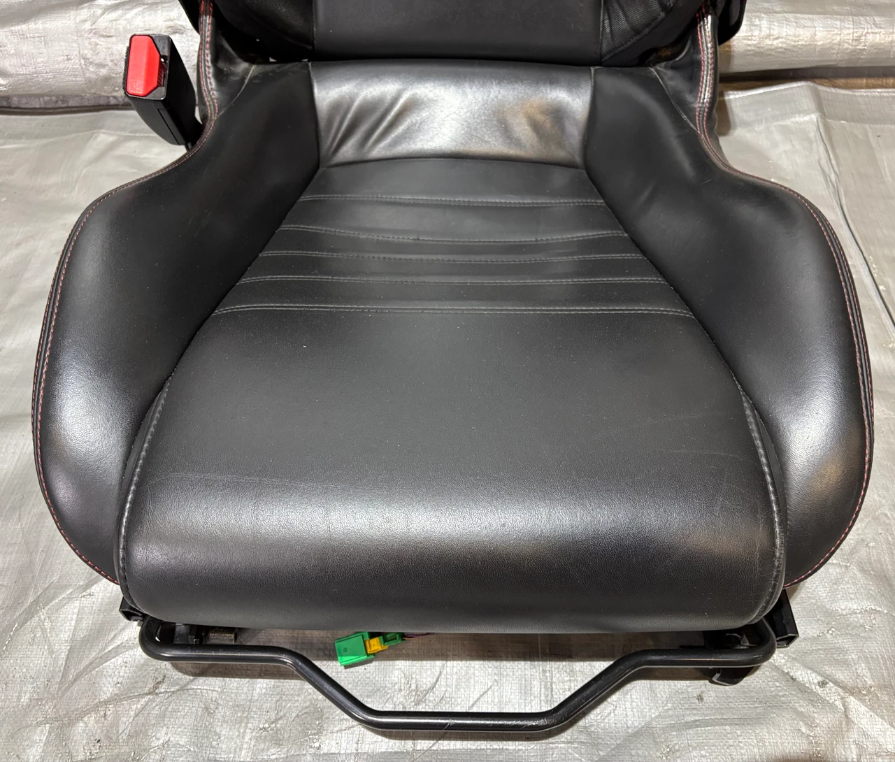 2015-2017 Alfa Romeo 4C Black Leather Seats / Pair / AR401 - Image 4